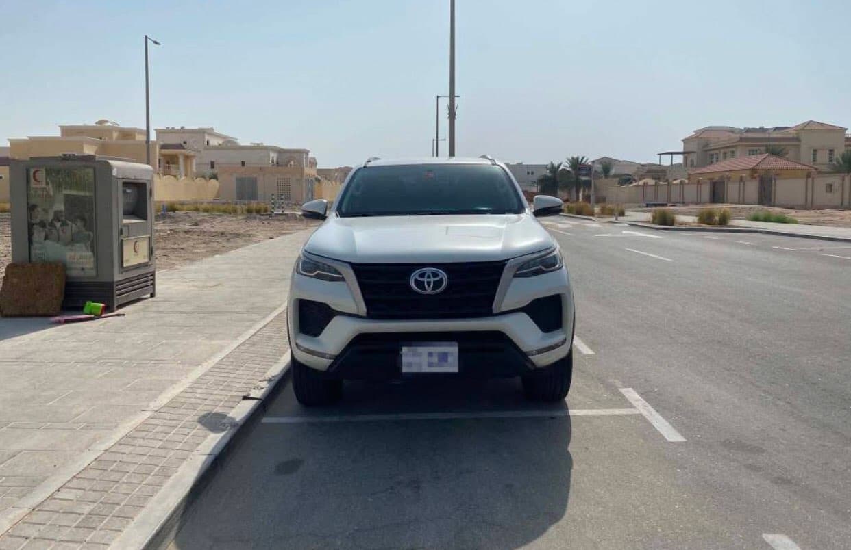 Car image 1