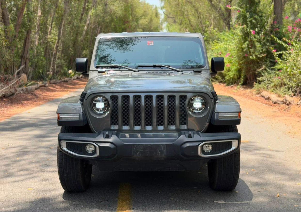 Jeep Wagoneer