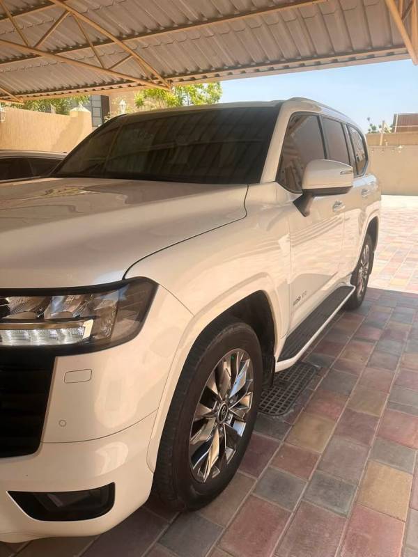 2025 Toyota Land Cruiser GXR
